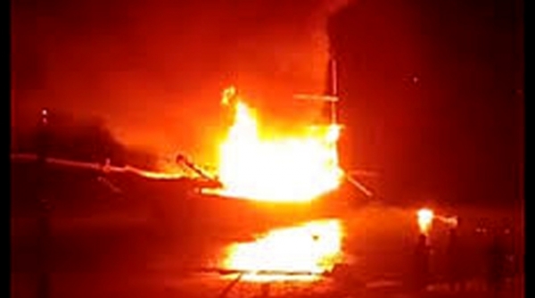 Thanh Hóa: Tàu cá cháy nổ trong đêm khiến nhiều người thương vong