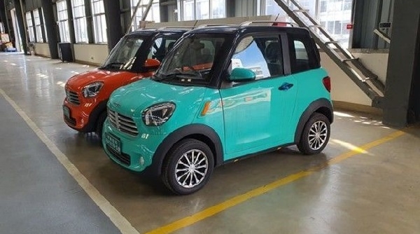 Ô tô điện mini siêu “hot” trên mạng xã hội, giá chỉ hơn 100 triệu đồng...