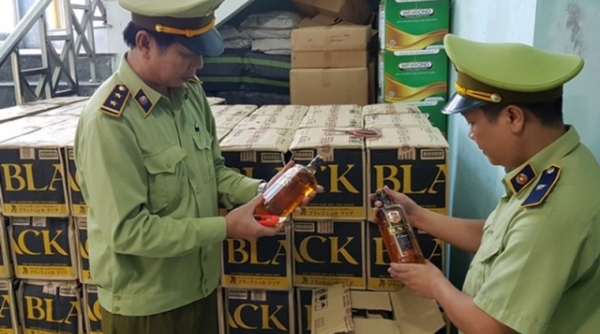 Quảng Bình: Tạm giữ hơn 3.000 chai rượu ngoại không rõ nguồn gốc