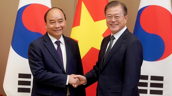 Thủ tướng Nguyễn Xuân Phúc hội đàm với Tổng thống Hàn Quốc Moon Jae-in