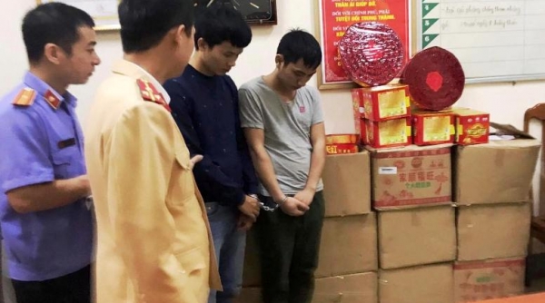 Nghệ An: Thuê xe ô tô để vận chuyển 250kg pháo lậu