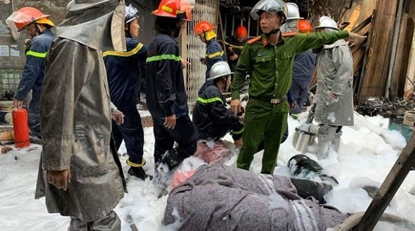 Hà Nội: Bình gas phát nổ gây cháy lớn tại ngõ Bùi Ngọc Dương
