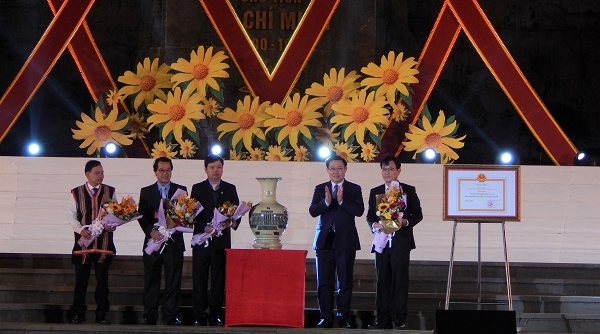 Phó Thủ tướng Vương Đình Huệ dự Lễ kỷ niệm 90 năm thành lập Đô thị Pleiku (Gia Lai)