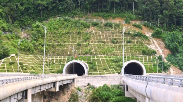 Hầm đường bộ hiện đại nhất Việt Nam sắp được hoàn thiện
