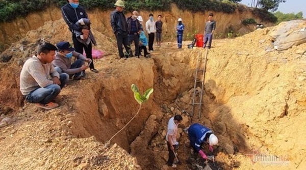 Điều tra, làm rõ vụ chôn lấp trộm chất thải tại Sóc Sơn