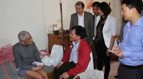 CLB Nhà báo Hà Nam thăm và tặng quà tại Trung tâm Công tác xã hội tỉnh Hà Nam