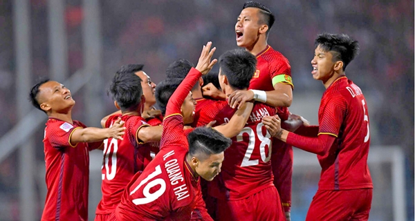 Việt Nam lọt top 12 đội bóng gây bất ngờ nhất năm 2019