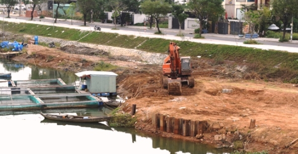 Đà Nẵng: Xây 2 đập tạm ngăn mặn trên sông Cẩm Lệ