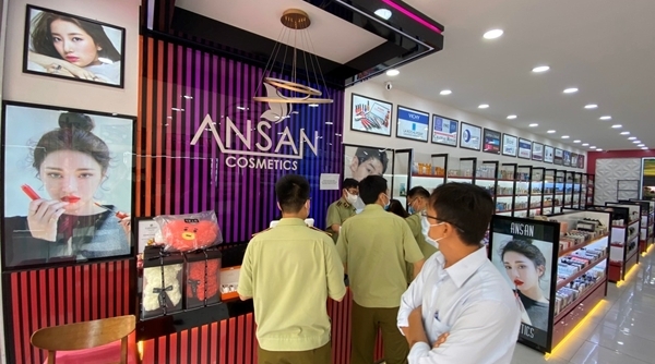 TP.HCM: Hệ thống Ansan Cosmetics bán mỹ phẩm không rõ nguồn gốc