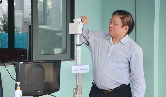 Nguyên Thứ trưởng Bộ GD-ĐT Bùi Văn Ga chế tạo hệ thống đo thân nhiệt từ xa