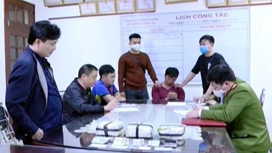 Lào Cai: Bắt giữ đối tượng mua bán, vận chuyển trái phép ma túy đá