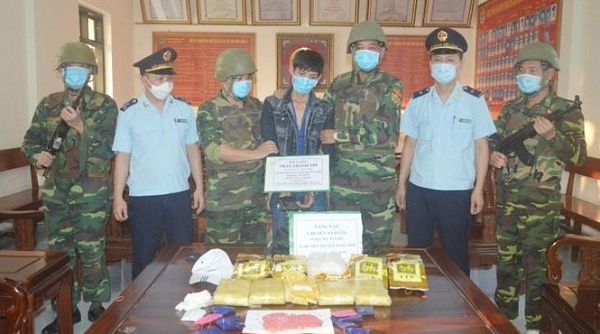 Hà Tĩnh: Bắt giữ đối tượng vận chuyển 5 kg ma túy
