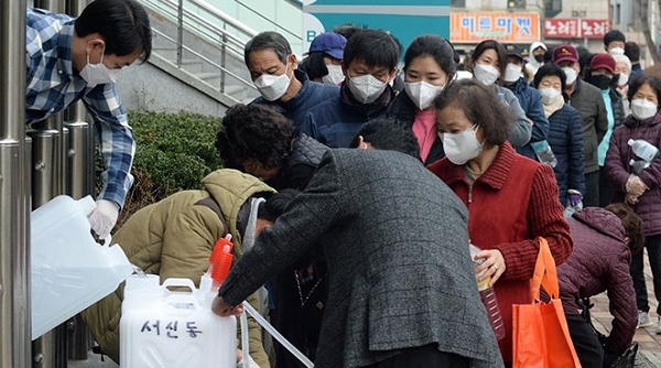 Hàn Quốc kiểm soát tích cực dịch bệnh dù số ca nhiễm chạm mốc 10.000