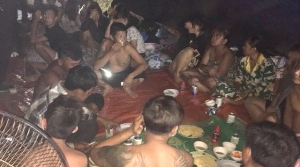 Đắk Lắk: Bất chấp "lệnh cấm", chủ cơ sở massage tổ chức cho 25 nhân viên ăn nhậu