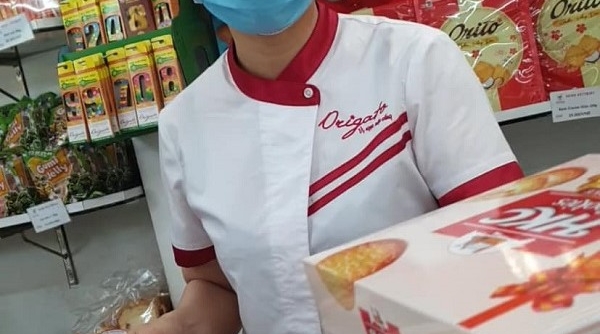 Người dân lo lắng khi Công Ty bánh kẹo Hải Hà - Kotobuki cho nhân viên có nguy cơ lây nhiễm Covid-19 đi bán hàng