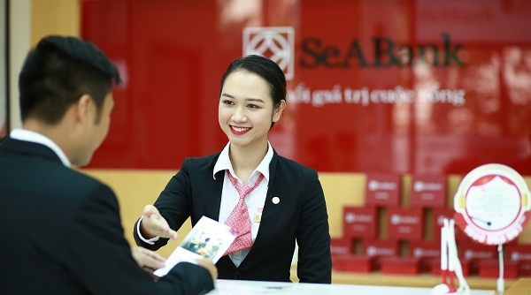 SeABank tặng 2.500 phần quà nhu yếu phẩm cho người nghèo tại Hà Nội