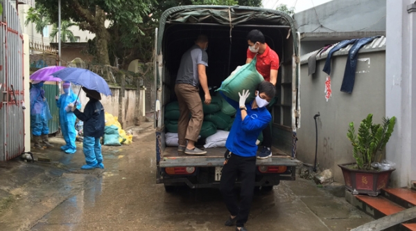 Huyện Mê Linh (Hà Nội): Hỗ trợ nhu yếu phẩm cho gần 3.000 hộ dân thôn Hạ Lôi