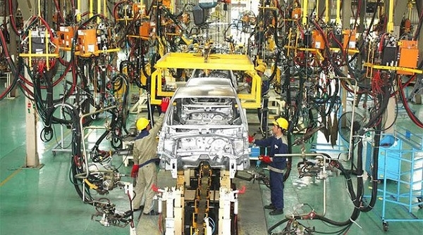 Nhiều nhà máy ô tô tại Việt Nam tiếp tục tạm dừng sản xuất