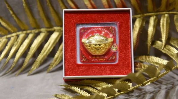 Giá vàng hôm nay 23/4: Giá vàng thế giới tăng vọt, giá vàng Việt Nam hầu như “đứng yên”