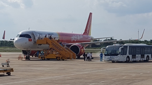 Chuyến bay đón hơn 100 công dân Việt Nam về từ Indonesia đã hạ cánh tại Cần Thơ