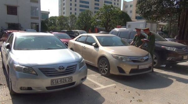 Thanh Hoá: Thu giữ lô xe ô tô sang có dấu hiệu nhập lậu, làm giả giấy tờ