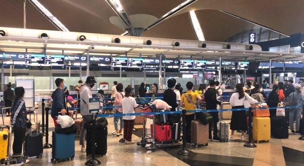 Hơn 270 công dân Việt Nam từ Malaysia về sân bay quốc tế Đà Nẵng