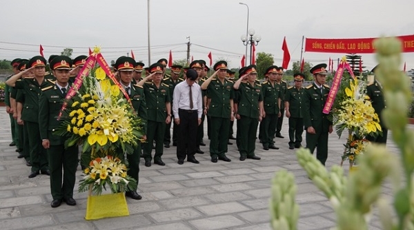 Hải Dương: Lực lượng vũ trang dâng hương tưởng niệm Chủ tịch Hồ Chí Minh