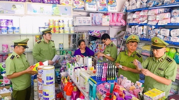 Lạng Sơn: Thu giữ, tiêu hủy lô hàng hóa thực phẩm nhập lậu