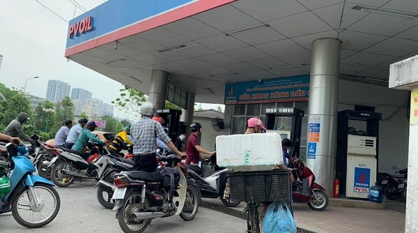 Trước giờ tăng giá xăng: Hoạt động tại một số cây xăng trên địa bàn Hà Nội vẫn bình ổn!