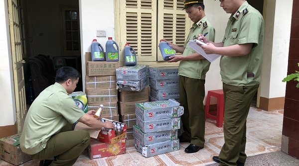Lạng Sơn: Bắt giữ vụ vận chuyển thực phẩm nhập lậu