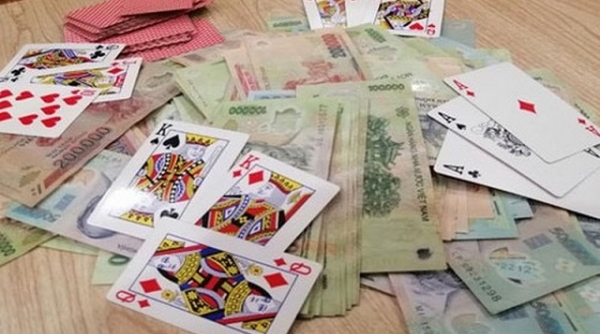 Thanh Hóa: Một trưởng phòng Sở Nội vụ bị bắt quả tang khi đánh bạc