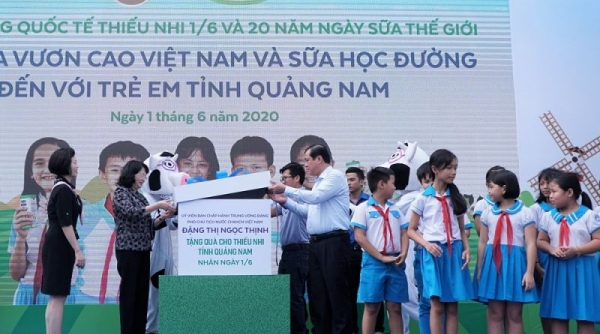Vinamilk tặng quà đến trẻ em Quảng Nam nhân ngày Quốc tế thiếu nhi