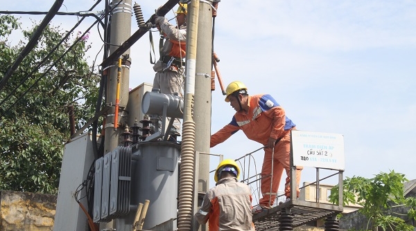 Công ty Điện lực Nam Định: Đảm bảo cấp điện mùa nắng nóng, hỗ trợ giảm giá điện cho khách hàng