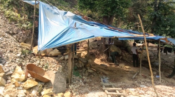 Đà Nẵng: Kiểm tra việc khai thác vàng trái phép tại Khe Đương