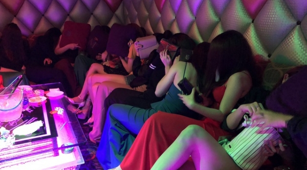 Thanh Hóa: Triệt phá đường dây ép thiếu nữ phục vụ tại các quán karaoke