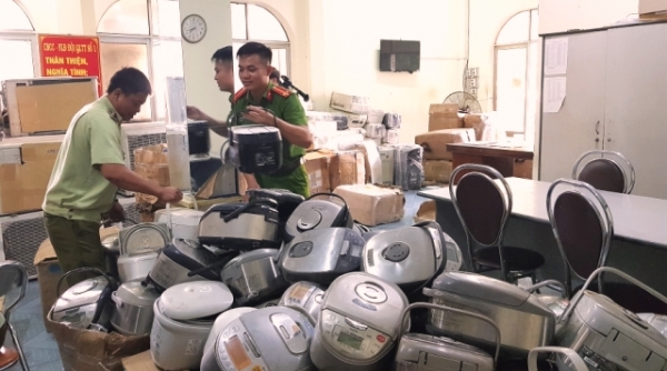 Phú Yên: Tạm giữ 1.000 bao thuốc lá lậu và hàng trăm thiết bị điện đã qua sử dụng