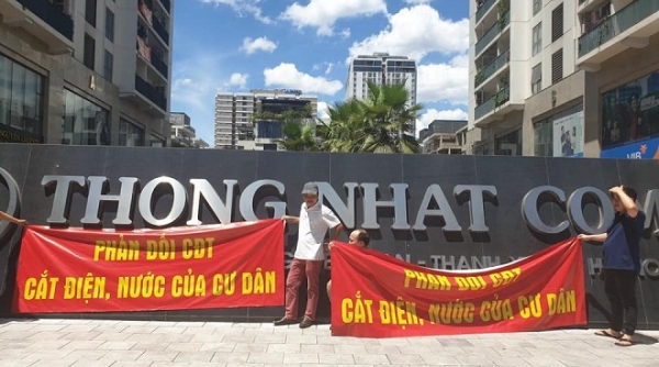 Hà Nội: Giữa trời nóng bị cắt nước, cư dân Thống Nhất Complex bức xúc phản đối chủ đầu tư