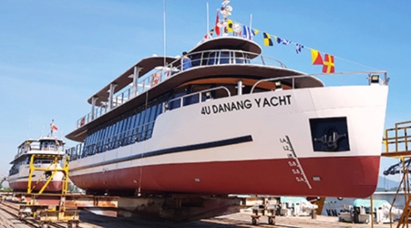 Đà Nẵng: Hạ thủy 2 tàu du lịch thương hiệu 4U Danang Yacht trên sông Hàn