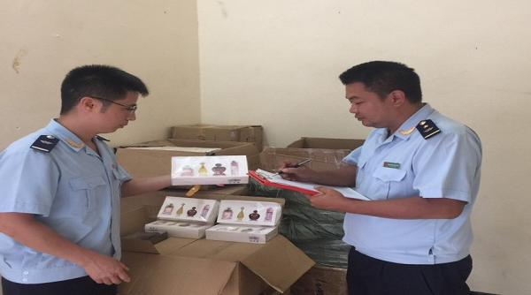 Quảng Ninh: Bắt giữ lô mỹ phẩm nhập lậu