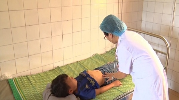 Lào Cai: Gần 100 học sinh nhập viện nghi ngộ độc thực phẩm