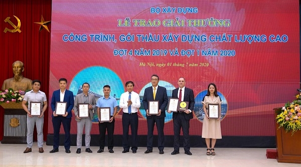 Movenpick Resort và Radisson Blu Resort Cam Ranh nhận giải thưởng Công trình chất lượng cao