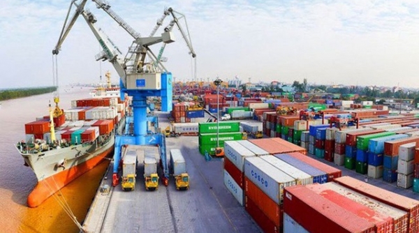Cán cân thương mại xuất - nhập khẩu của Việt Nam trong 6 tháng đầu năm 2020 ước tính thặng dư hơn 4 tỷ USD