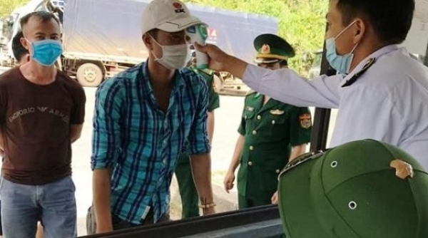 Hà Tĩnh: 3 công dân chui hầm xe khách để trốn cách ly y tế