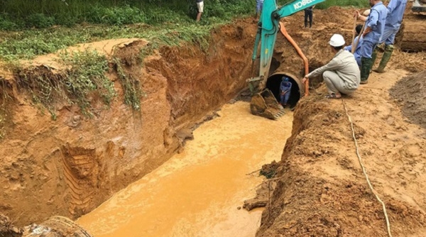 Nước sạch sông Đà đã khắc phục xong sau sự cố vỡ đường ống