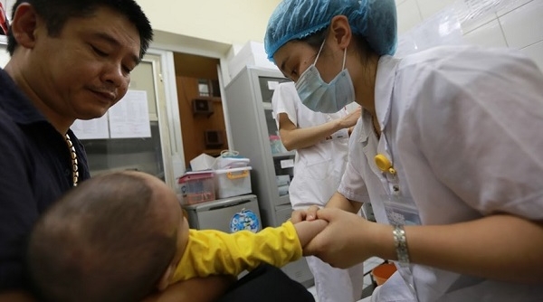 Tiêm vắc xin miễn phí cho trẻ 7 tuổi ở 35 tỉnh