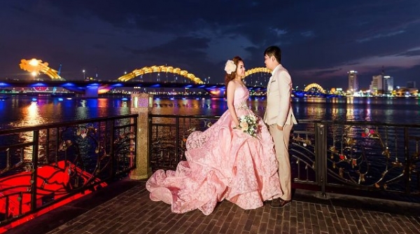 Cầu tình yêu Đà Nẵng: Sẽ thu phí cặp đôi đến chụp ảnh cưới kể từ ngày 15/7