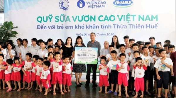 Quỹ sữa Vươn Cao Việt Nam mang niềm vui đến trẻ em tại tỉnh Thừa Thiên Huế