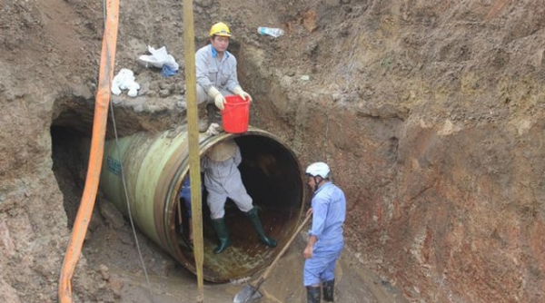 Lại... vỡ đường ống nước sạch sông Đà