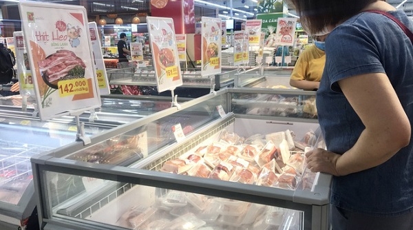 Thủ tướng yêu cầu tăng nhập khẩu thịt heo sống