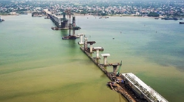 Cầu Cửa Hội nối Nghệ An - Hà Tĩnh được đầu tư gần 1.000 tỷ đồng sắp hợp long